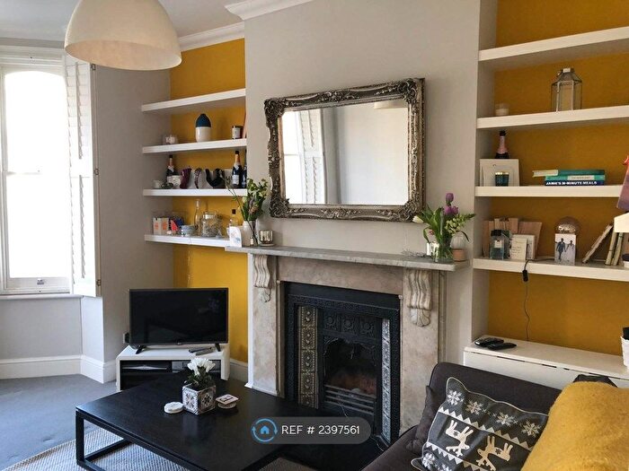 1 Bedroom Flat To Rent In Strathblaine Rd, London, SW11