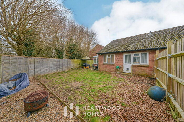 2 Bedroom Terraced Bungalow For Sale In Beverley Gardens, St Albans, AL4