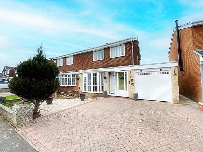 3 Bedroom Semi-Detached House For Sale In Sydney Grove, Wallsend, NE28