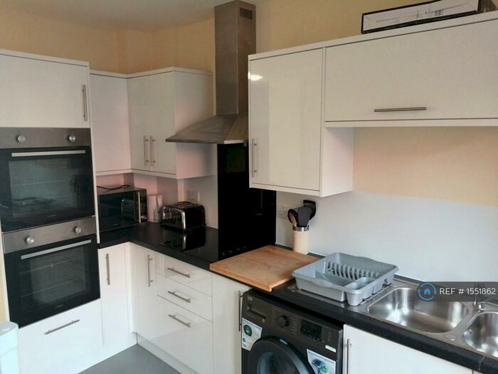 6 Bedroom Flat To Rent In Moss House, Leamington Spa, CV31