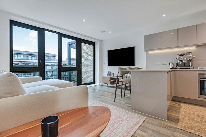 2 Bedroom Flat For Sale In The Grange, London, SE1