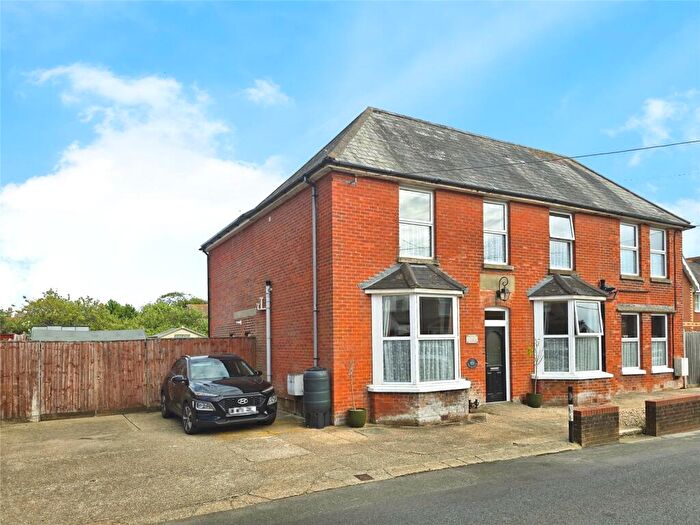 4 Bedroom Detached House For Sale In Princes Road, Freshwater, Isle Of Wight, PO40