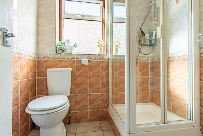 3 Bedroom Detached House For Sale In Park Street Lane, Park Street, St. Albans, Hertfordshire, AL2