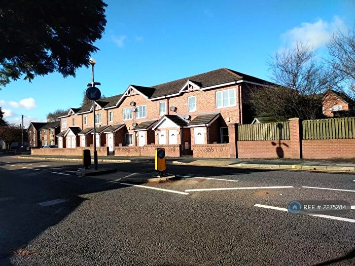 2 Bedroom Flat To Rent In Worsley Road, Swinton, Manchester, M27