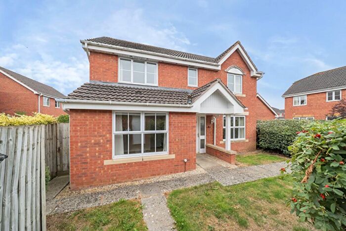 4 Bedroom Detached House For Sale In Moyle Park, Trowbridge, BA14