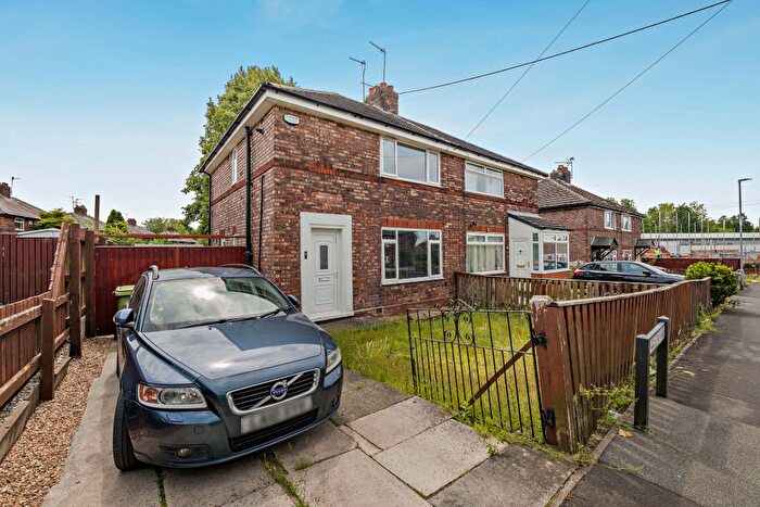 3 Bedroom Semi-detached House For Sale In Queensway, St Helens, WA11