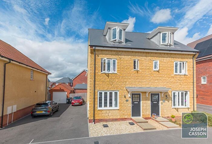 3 Bedroom Semi Detached House For Sale In Fig Tree Crescent, Bridgwater, TA5