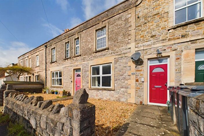 2 Bedroom Apartment For Sale In Strode Road, Clevedon, North Somerset, BS21