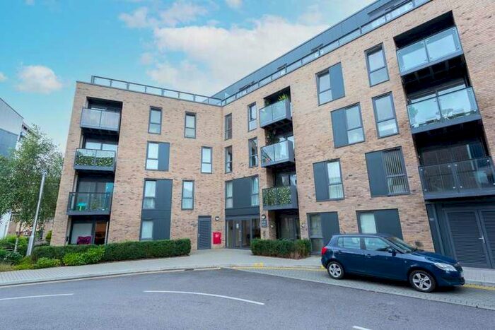 2 Bedroom Apartment To Rent In Addlestone, Surrey, KT15