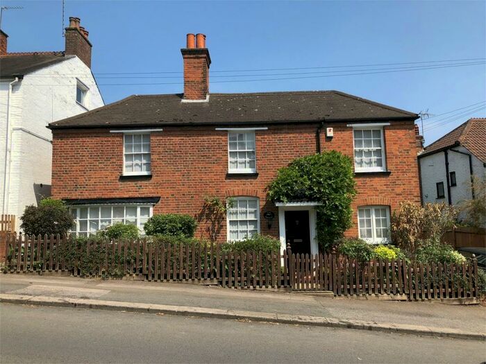 3 Bedroom Detached House To Rent In Green Lane, Stanmore, HA7