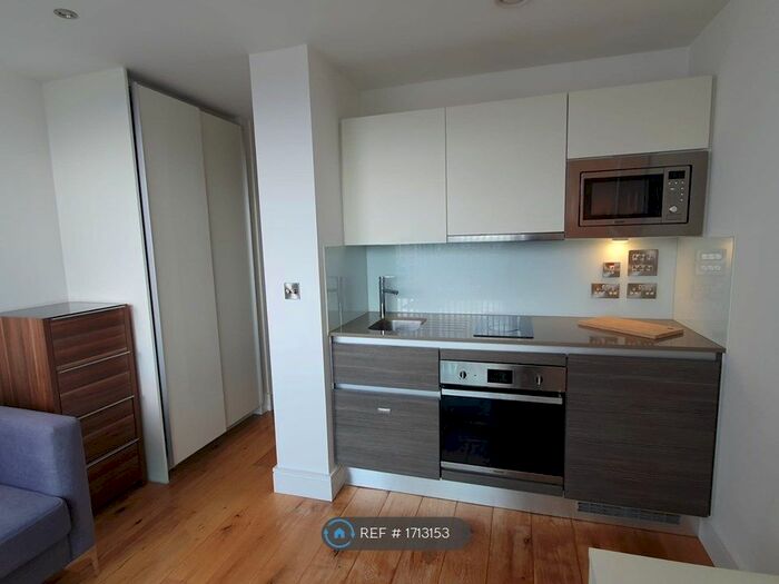 Studio To Rent In Trident House, Hayes, UB3