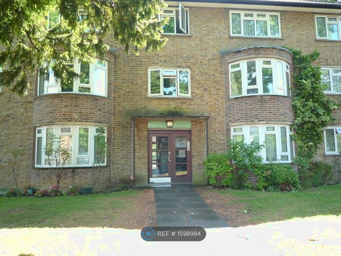 2 Bedroom Flat To Rent In Roupell Road, London, SW2