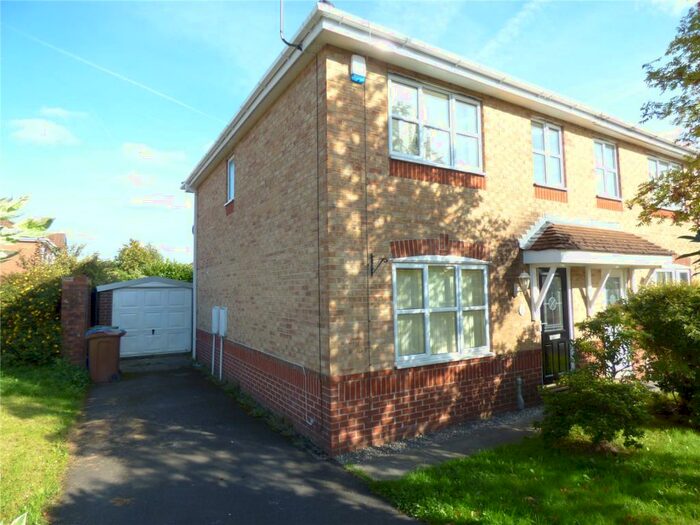 3 Bedroom Semi-Detached House To Rent In Canisp Close, Chadderton, Oldham, OL9