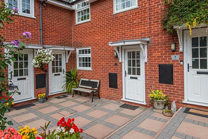 2 Bedroom Apartment For Sale In Mowsley Road, Husbands Bosworth, Lutterworth, LE17