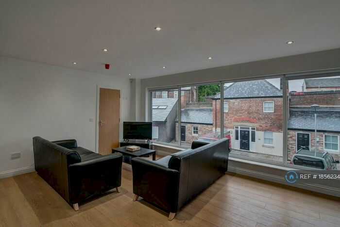 7 Bedroom Flat To Rent In Stonemasons Close, Liverpool, L7