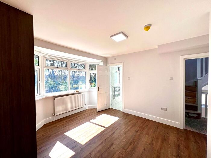 6 Bedroom Semi-Detached House To Rent In Vine Close, West Drayton, UB7