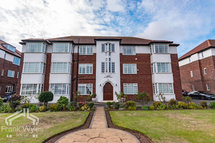 1 Bedroom Flat To Rent In Queens Court, Clifton Drive South, Lytham St. Annes, Lancashire, FY8