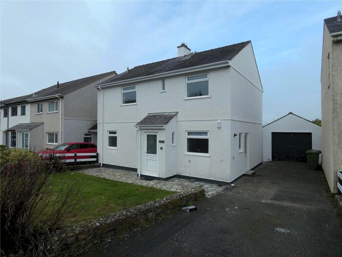 3 Bedroom Semi-Detached House To Rent In Llys Gwyn, Caernarfon, Gwynedd, LL55