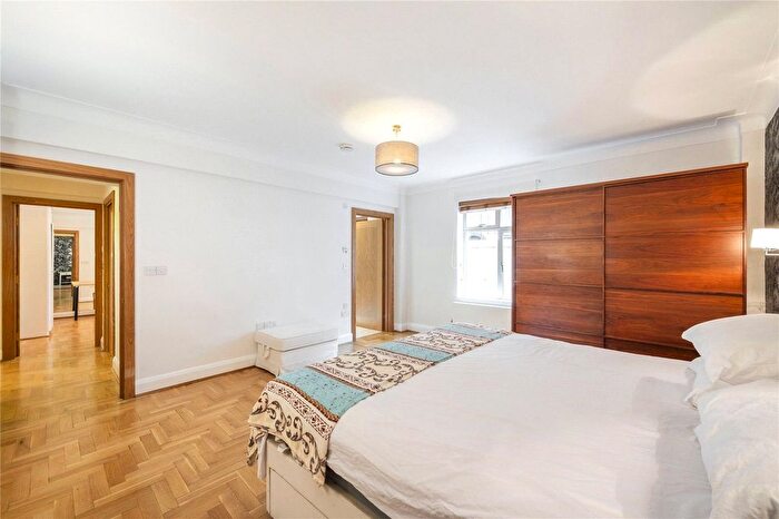 3 Bedroom Flat To Rent In Montagu Square, Marylebone, London, W1H