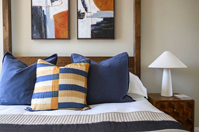 1 Bedroom Flat For Sale In Oval Village, Oval, SE11