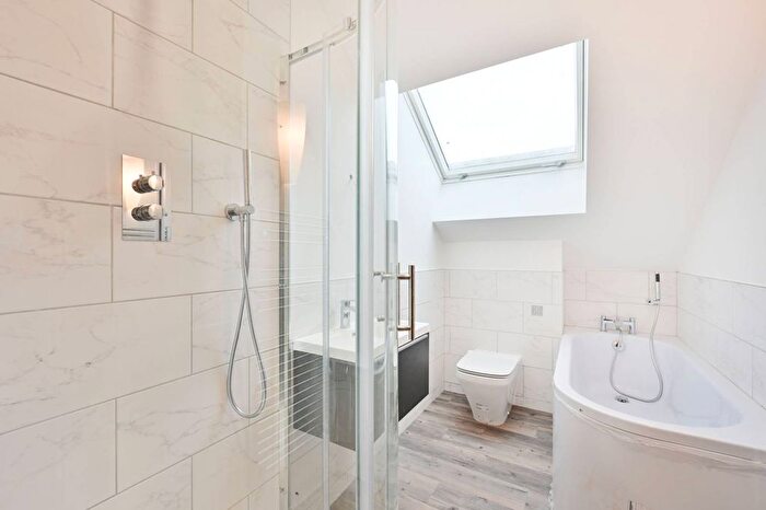 2 Bedroom Flat For Sale In Coronation House, Shere, Gomshall, GU5
