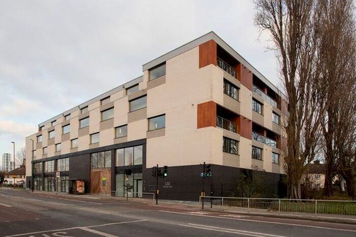 2 Bedroom Flat To Rent In Blackwall Lane, Greenwich, SE10