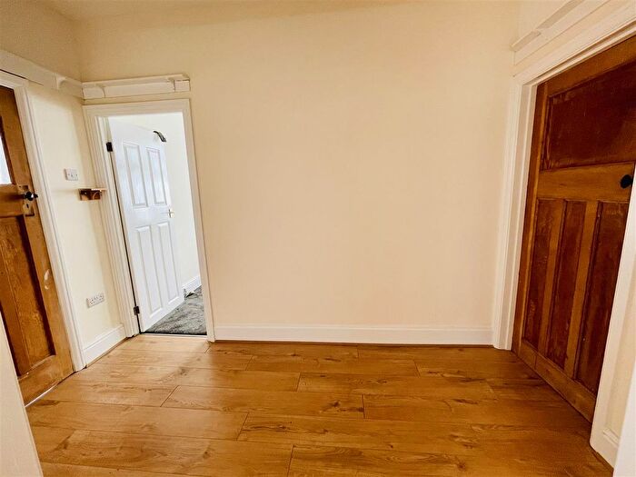 2 Bedroom Bungalow For Sale In Singleton Road, Upper Tumble, Llanelli, SA14