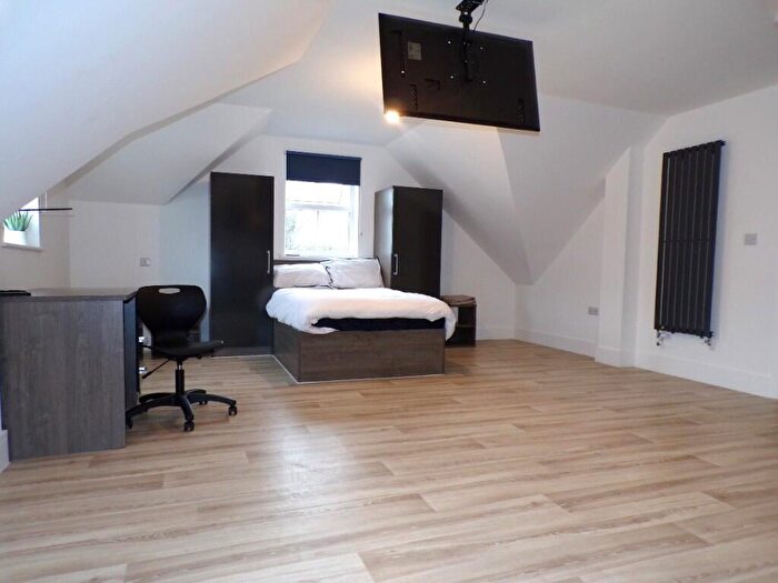 Studio To Rent In Charndon Close, Reading, Berkshire, RG2