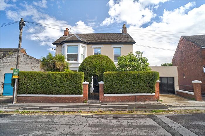 3 Bedroom Detached House For Sale In Hunt Street, Old Town, Swindon, Wiltshire, SN1