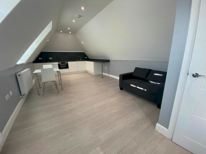 1 Bedroom Flat To Rent In Finchley Road, Temple Fortune, London, NW11