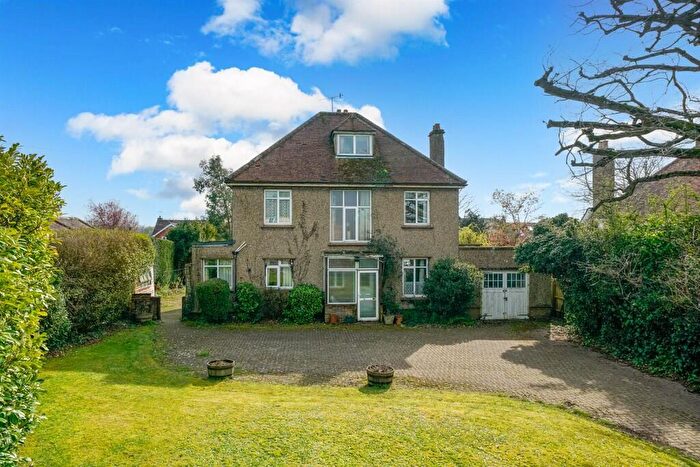 3 Bedroom Detached House For Sale In Hillfield Road, Hemel Hempstead, Hertfordshire, HP2