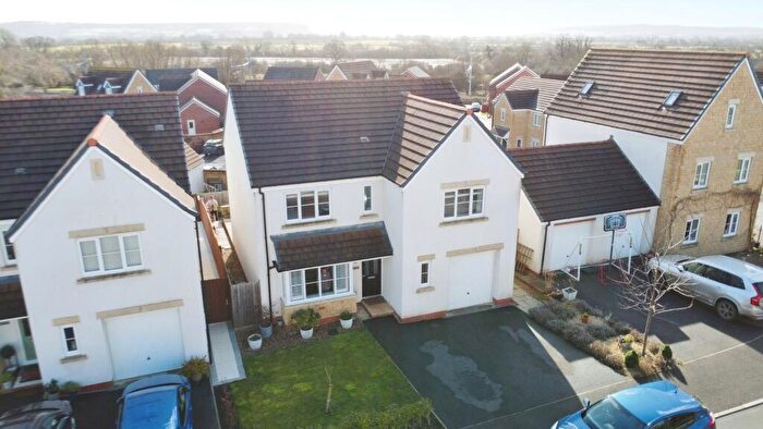 4 Bedroom Detached House For Sale In Evening Star, Royal Wootton Bassett, SN4