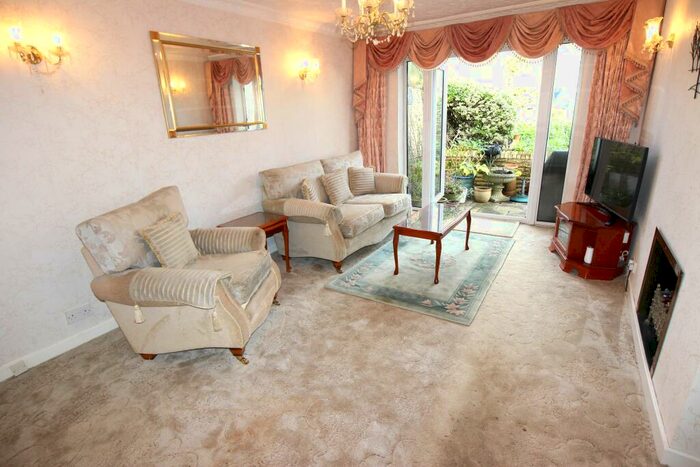 2 Bedroom Semi-Detached Bungalow For Sale In Western Road, Nazeing, EN9