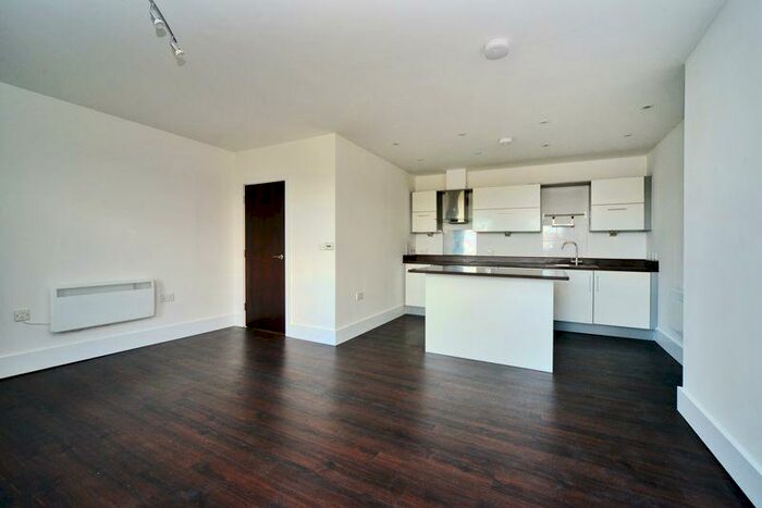 2 Bedroom Flat To Rent In Rotary Court, East Molesey, KT8
