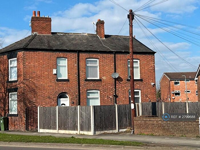 3 Bedroom Semi-Detached House To Rent In Moorside Street, Droylsden, Manchester, M43