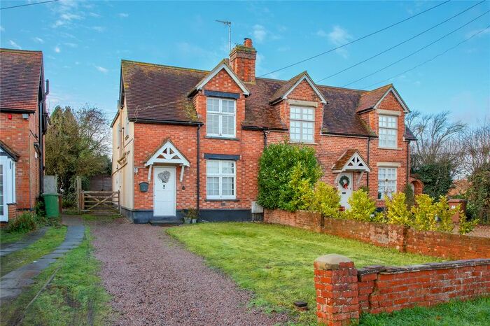 3 Bedroom Detached House For Sale In Hogg Lane, Elstree, Borehamwood, Hertfordshire, WD6