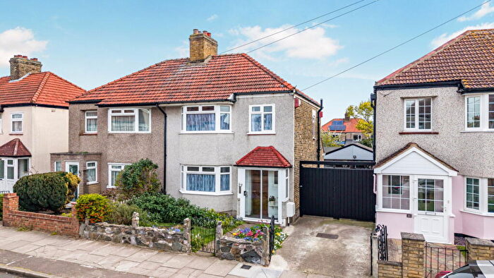 3 Bedroom Semi Detached House For Sale In Kenmere Road, Welling, DA16