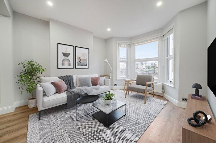 4 Bedroom Terraced House For Sale In Swanscombe Road, Chiswick, London, W4