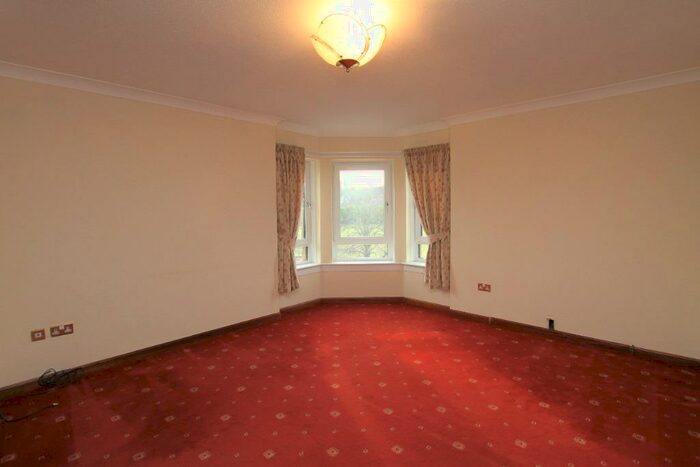 2 Bedroom Flat To Rent In Parkview Court, Camelon, FK1