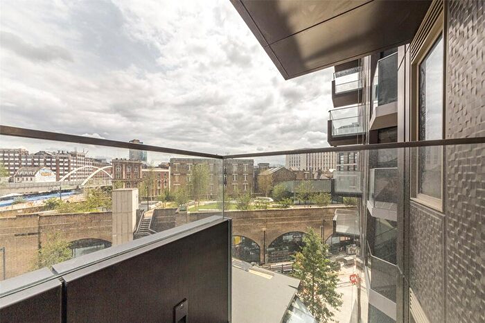 Apartment To Rent In Hewett Street, London, EC2A