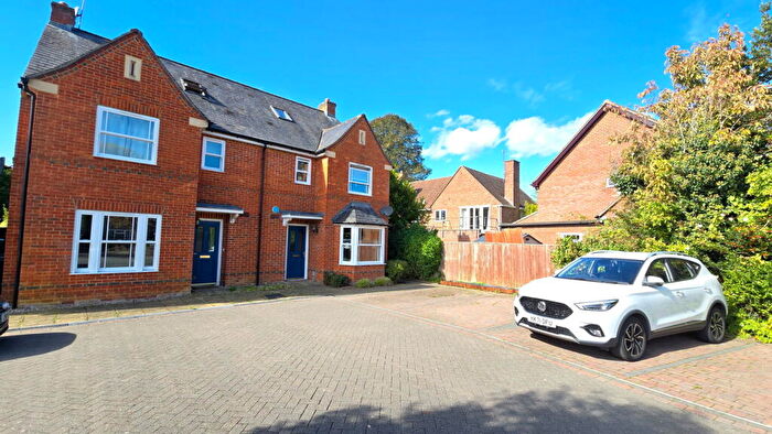 4 Bedroom Town House For Sale In Westwood Mews, Tudor Road, Newbury, RG14