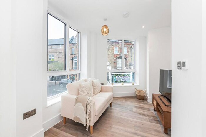 1 Bedroom Apartment For Sale In Brockley Cross, Brockley, London, SE4