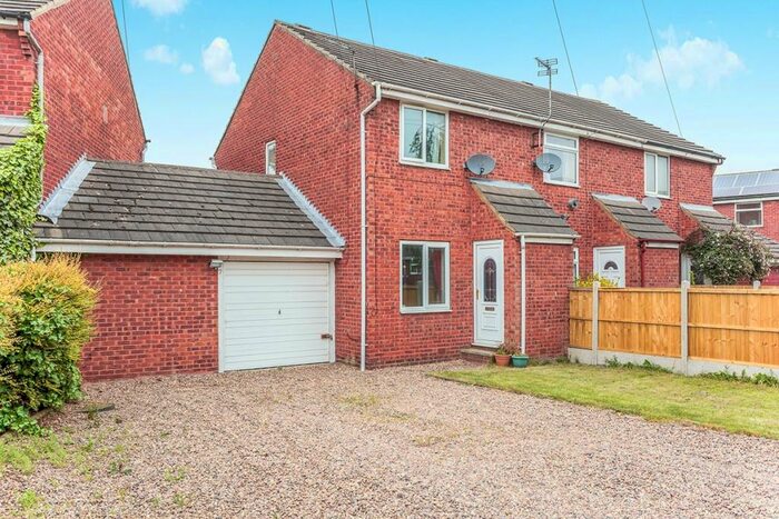 2 Bedroom Link Detached House To Rent In Romford Avenue, Morley, Leeds, LS27