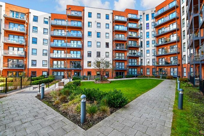 1 Bedroom Flat To Rent In Apex Apartments, Ifield Road, RH11