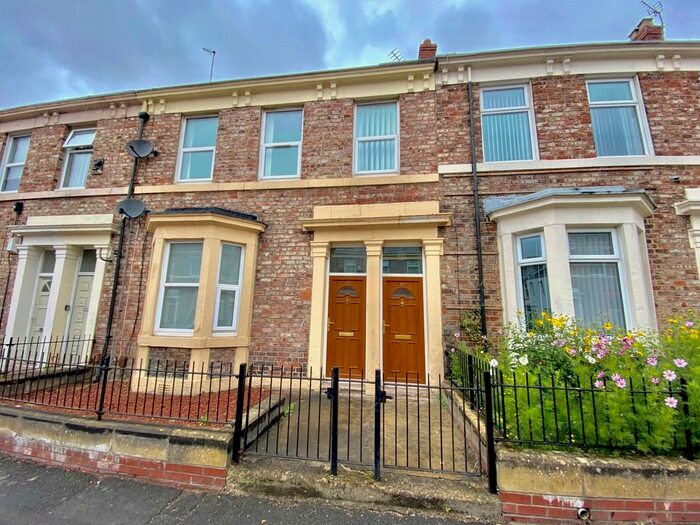 3 Bedroom Apartment To Rent In Affleck Street, Bensham, NE8