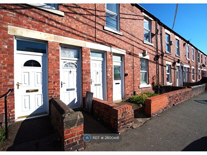 2 Bedroom Flat To Rent In Concord, Washington, NE37