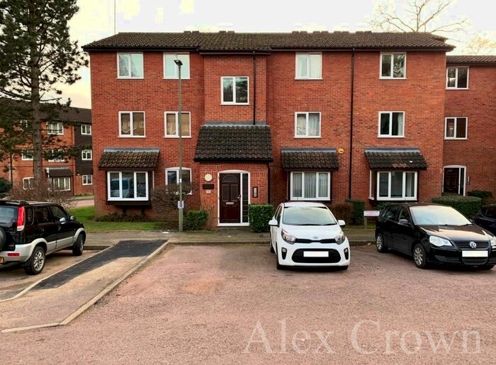 1 Bedroom Flat To Rent In Darwin Close, London, N11