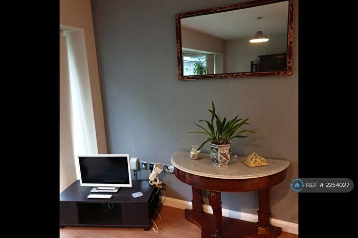 1 Bedroom Flat To Rent In Concord Street, Leeds, LS2
