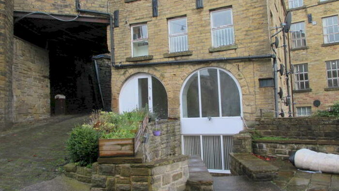 3 Bedroom Flat To Rent In Wharf Street, Sowerby Bridge, West Yorkshire, HX6