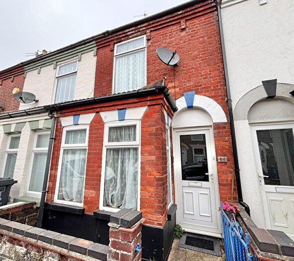 2 Bedroom Terraced House For Sale In Upper Cliff Road, Gorleston, Great Yarmouth, NR31
